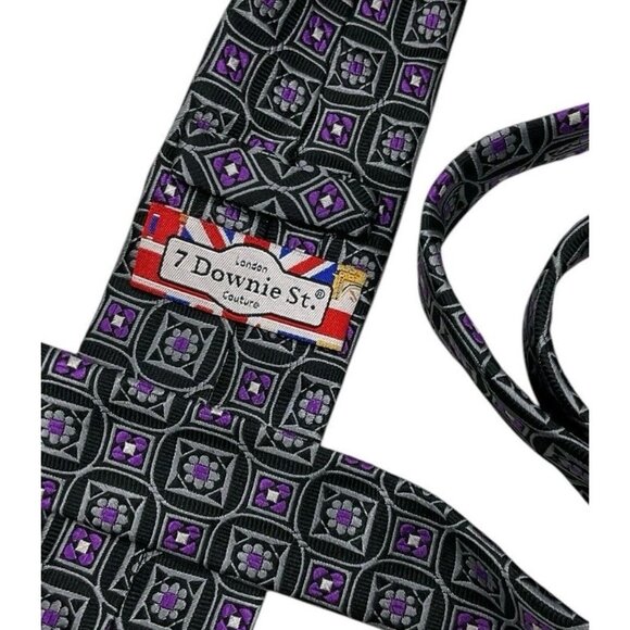 7 DOWNIE ST Men's 100% Silk Necktie LUXURY Tie Black Purple Geometric W:2.8" EUC - Picture 2 of 4